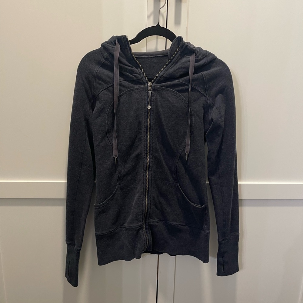Lululemon scuba, women’s size 6 color navy blue
